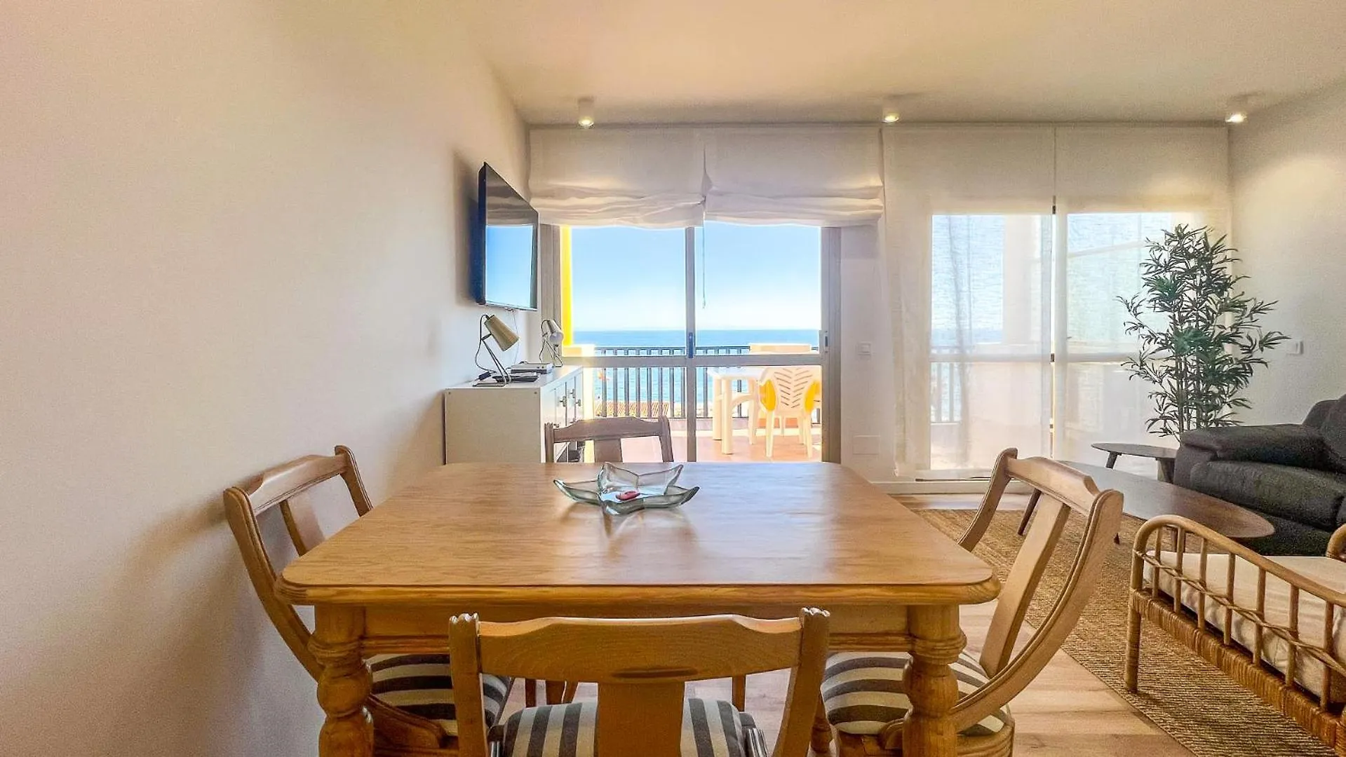 Oleholidays 1142 Romana Playa Vistas Al Mar Marbella Spain